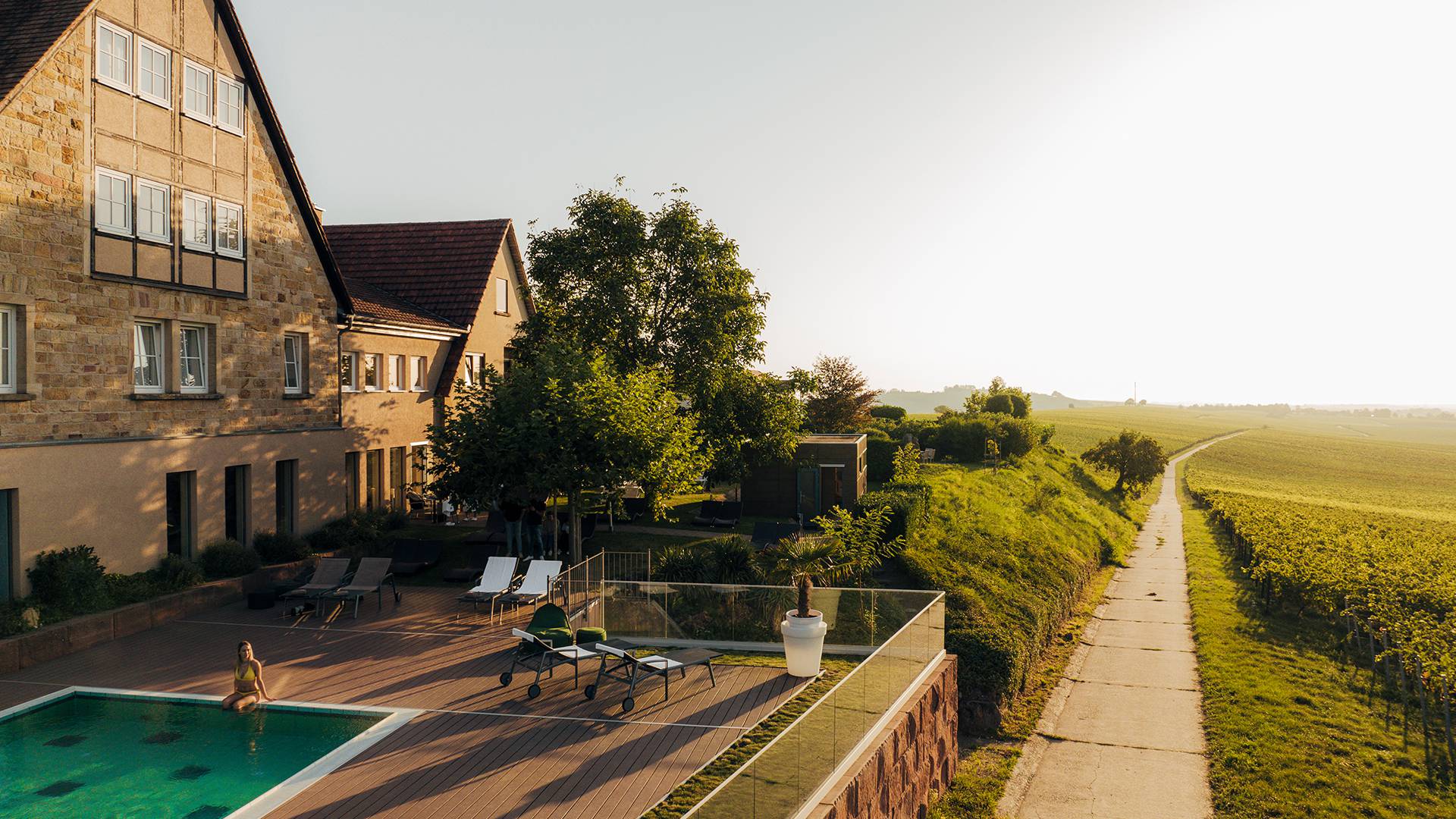 Leinsweiler Hof with view at the vineyards