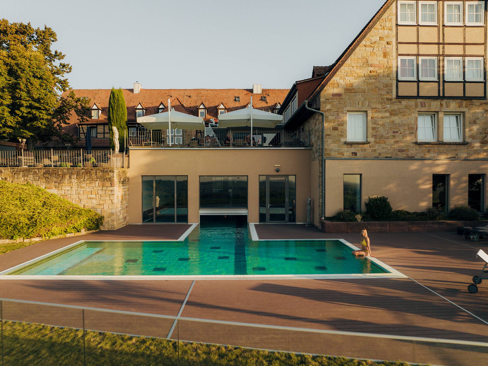 Outdoor pool Hotel Leinsweiler Hof 